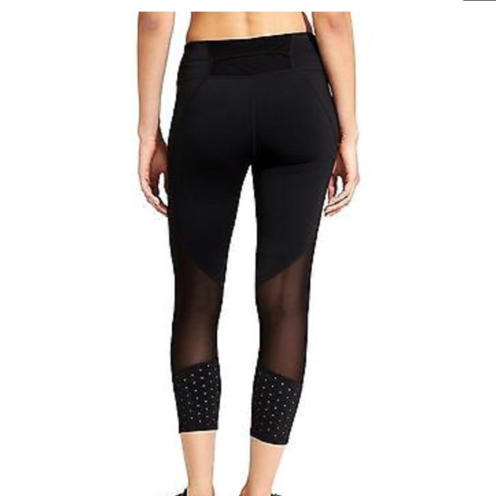 Athleta Laser Cut Mesh Sonar Capris - Size Small